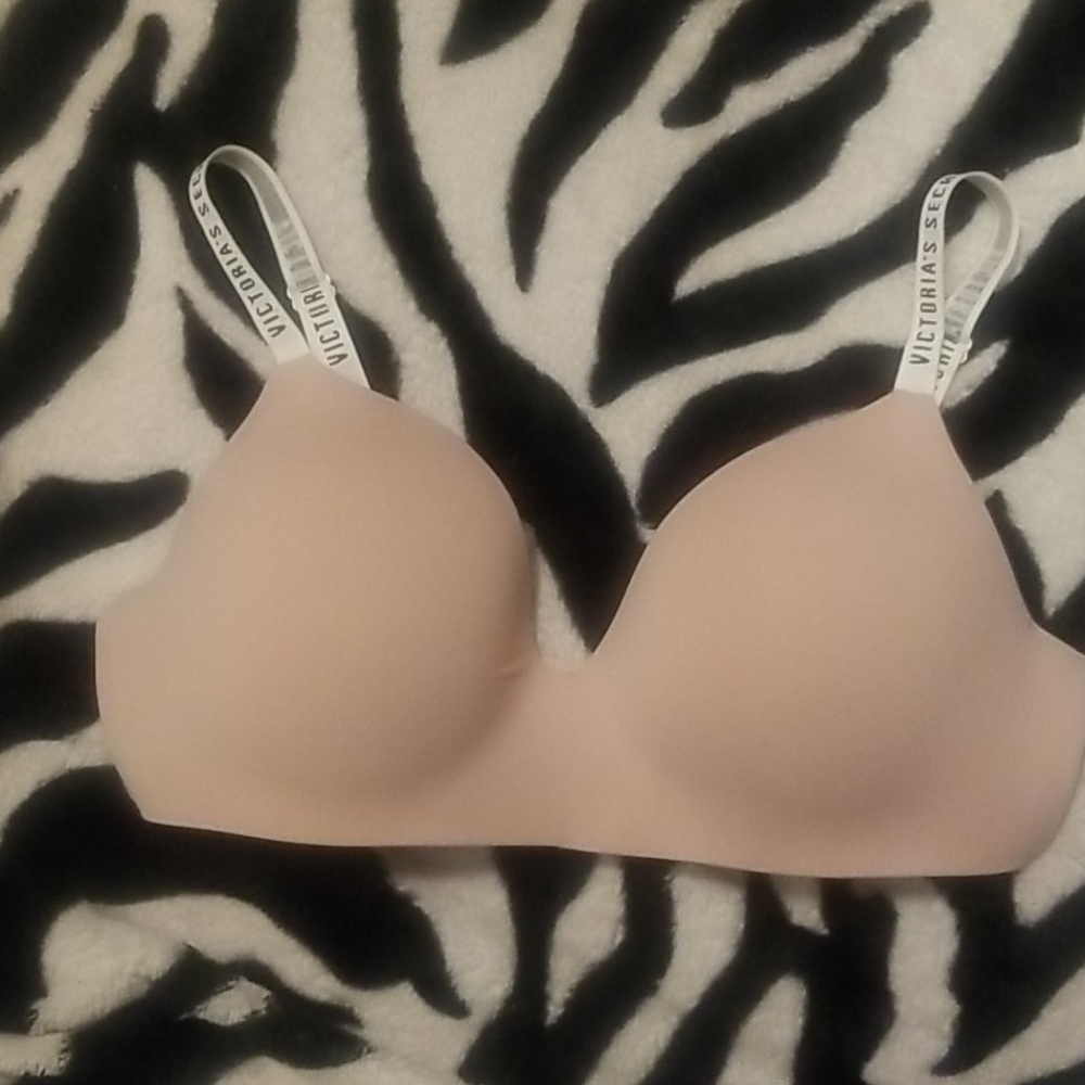 VS Tshirt Nude bra